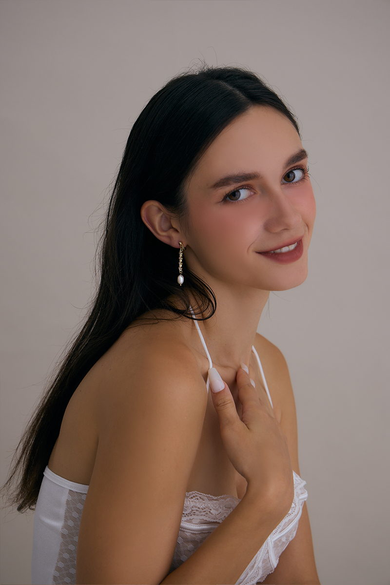 法式珍珠鋯石流蘇。夾式耳環