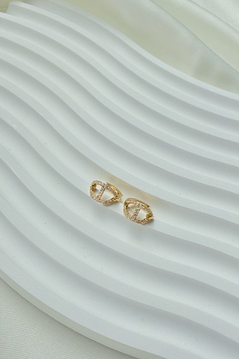 滿鑽百搭小豬鼻。針式耳環