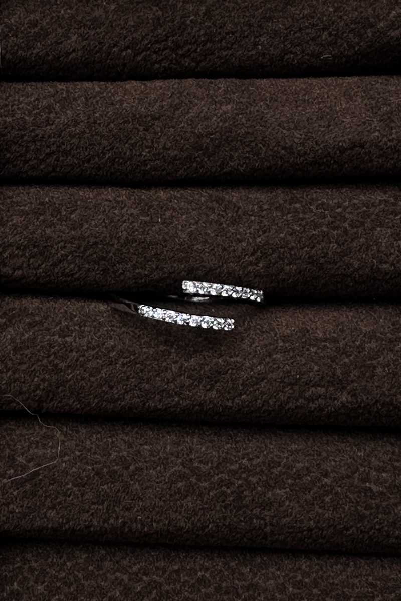 【925純銀】璀璨交會鋯石。可調式戒指(銀)