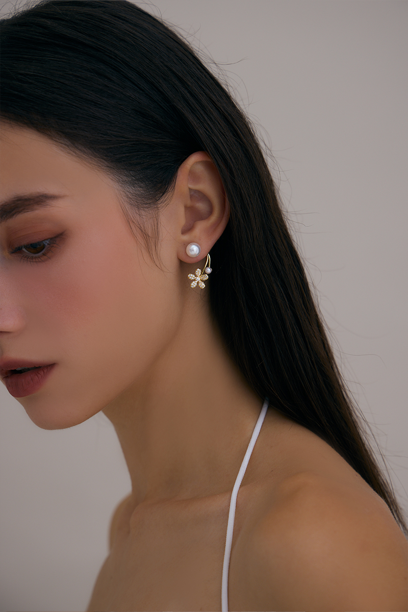 線條珍珠鑽花。針式耳環