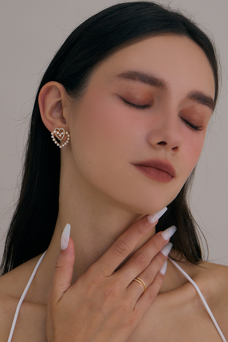 心心相疊。銀針耳環