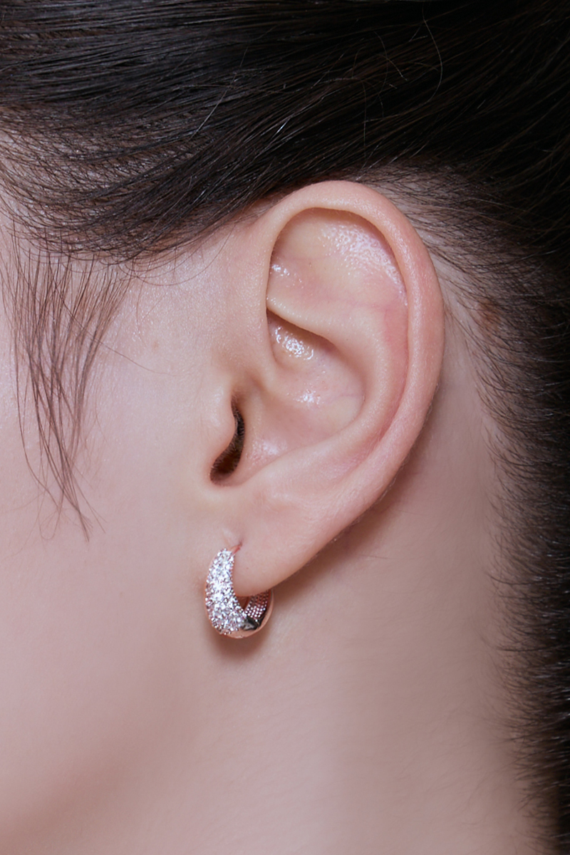 簡約滿鑽環型。針式耳環(銀)