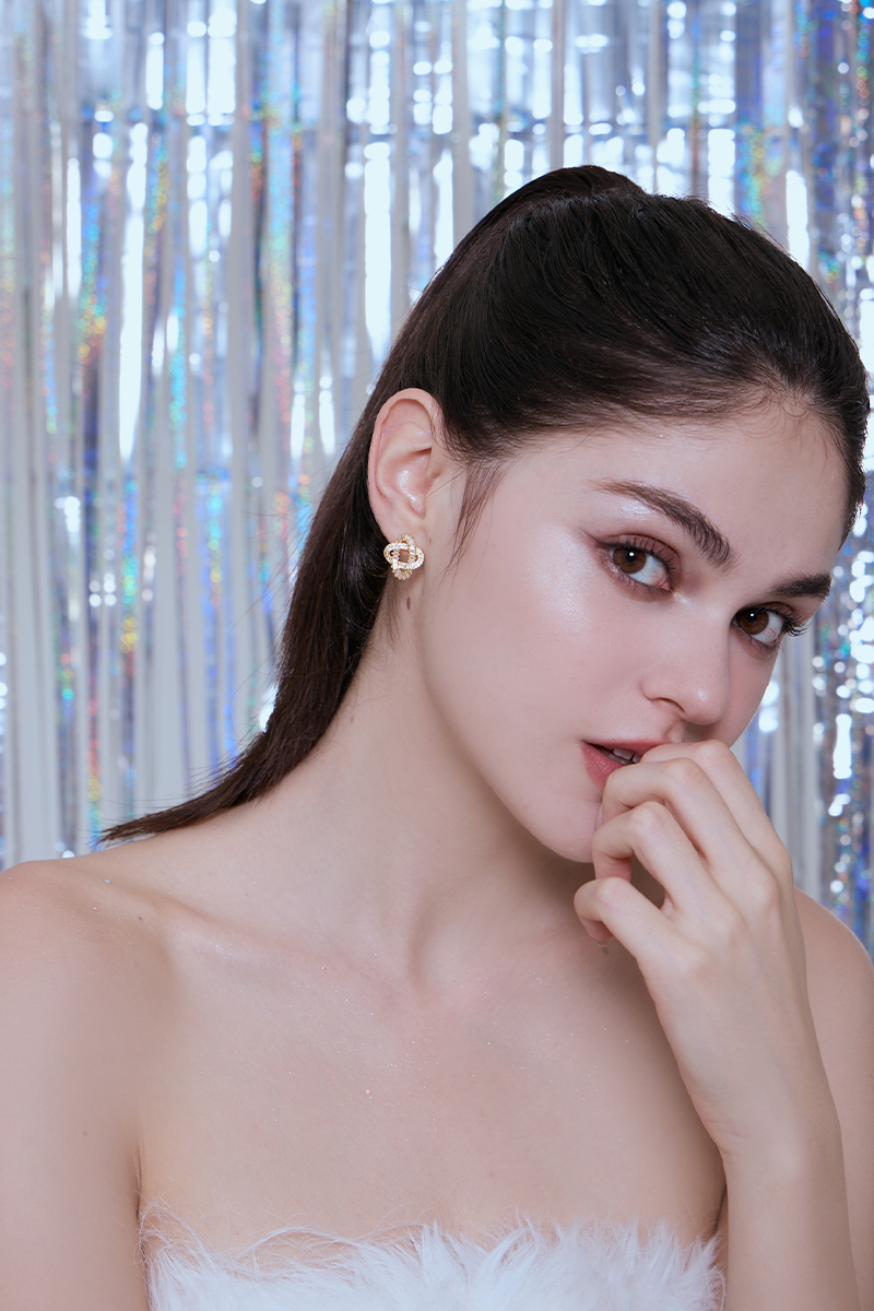 晶瑩旋繞。針式耳環