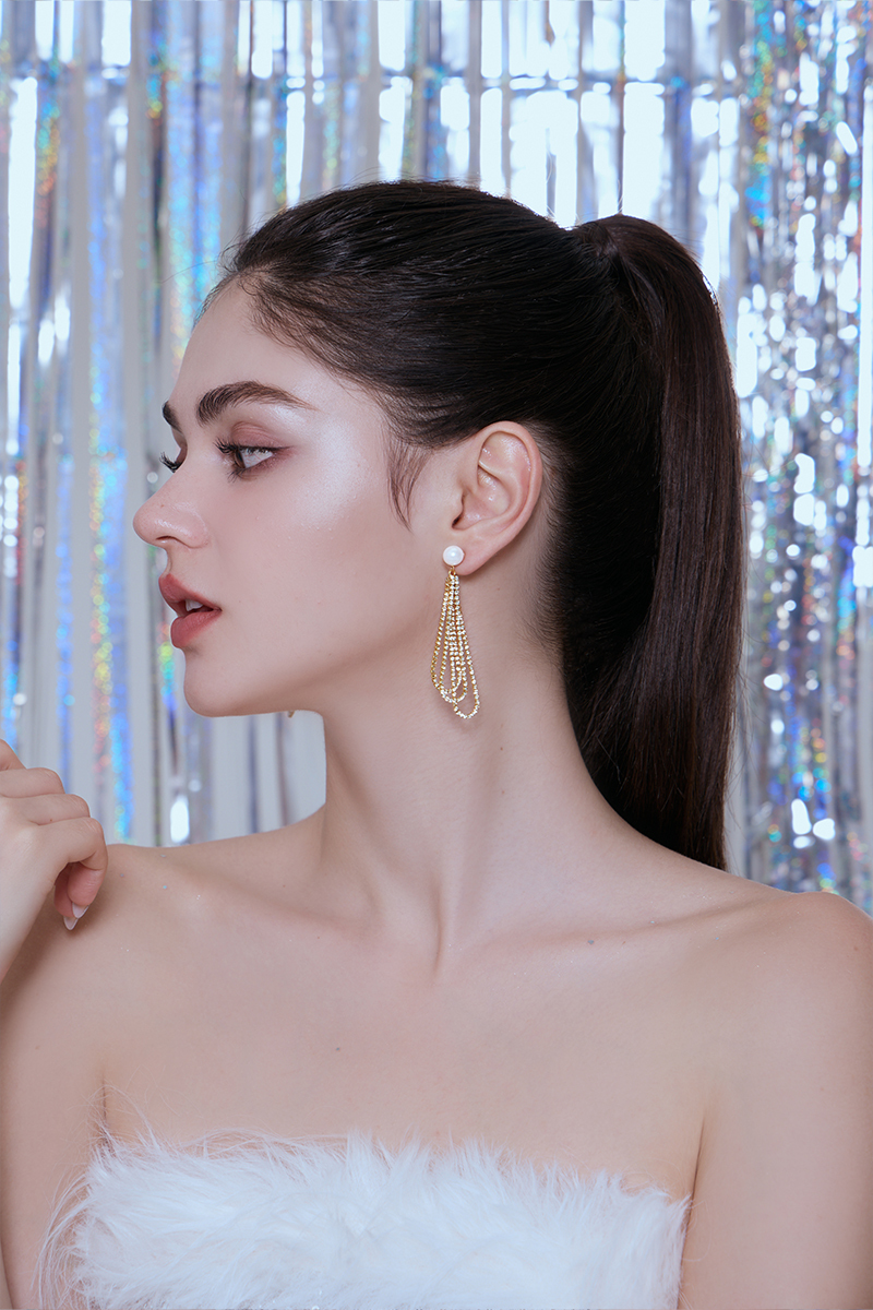 奢華滿鑽線形珍珠。針式耳環