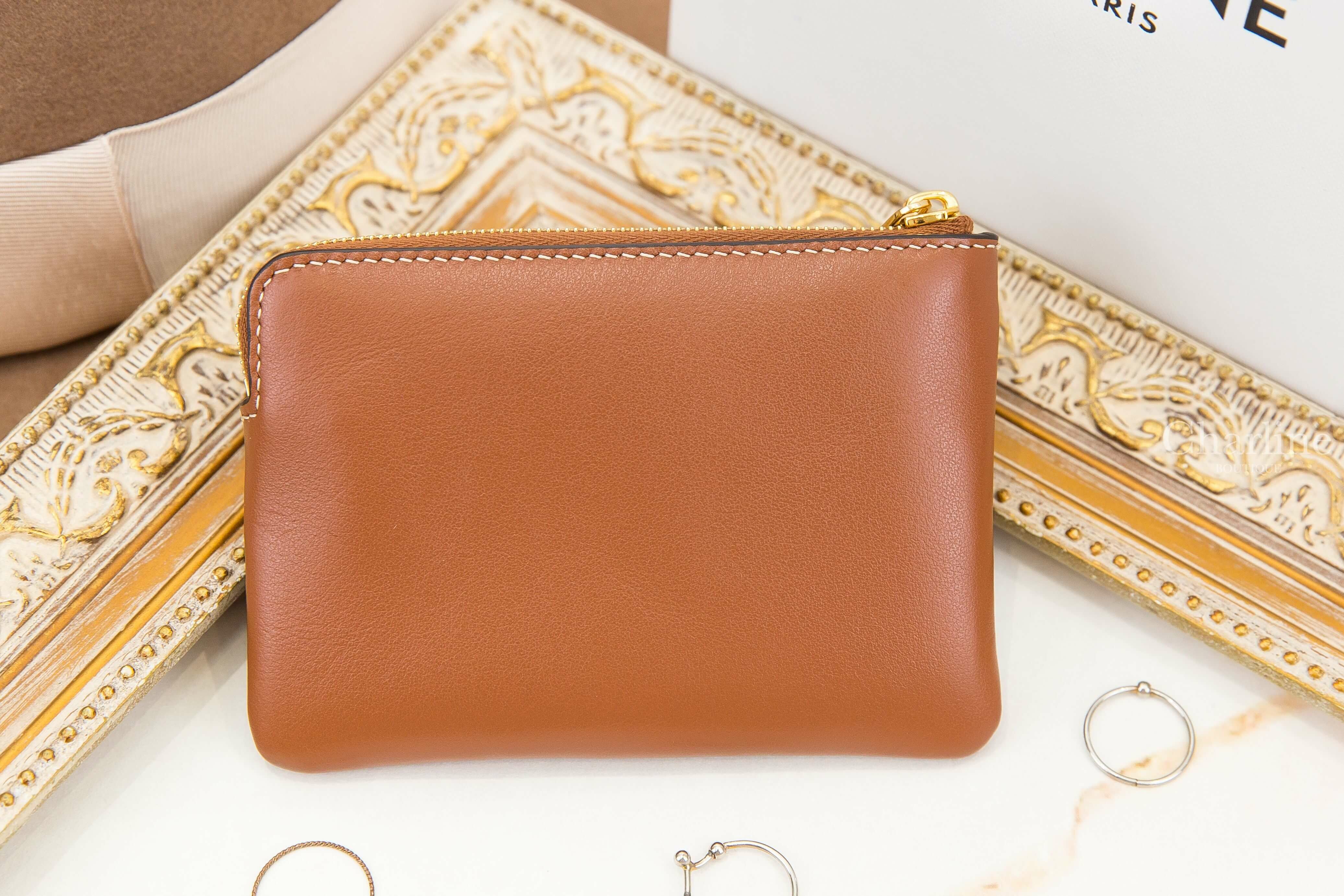 Celine Coin And Card Pouch Cuir Triomphe In Smooth Calfskin 棕褐色凱旋門小牛皮金釦鑰匙拉鍊零錢包-Charline Boutique 精品代購