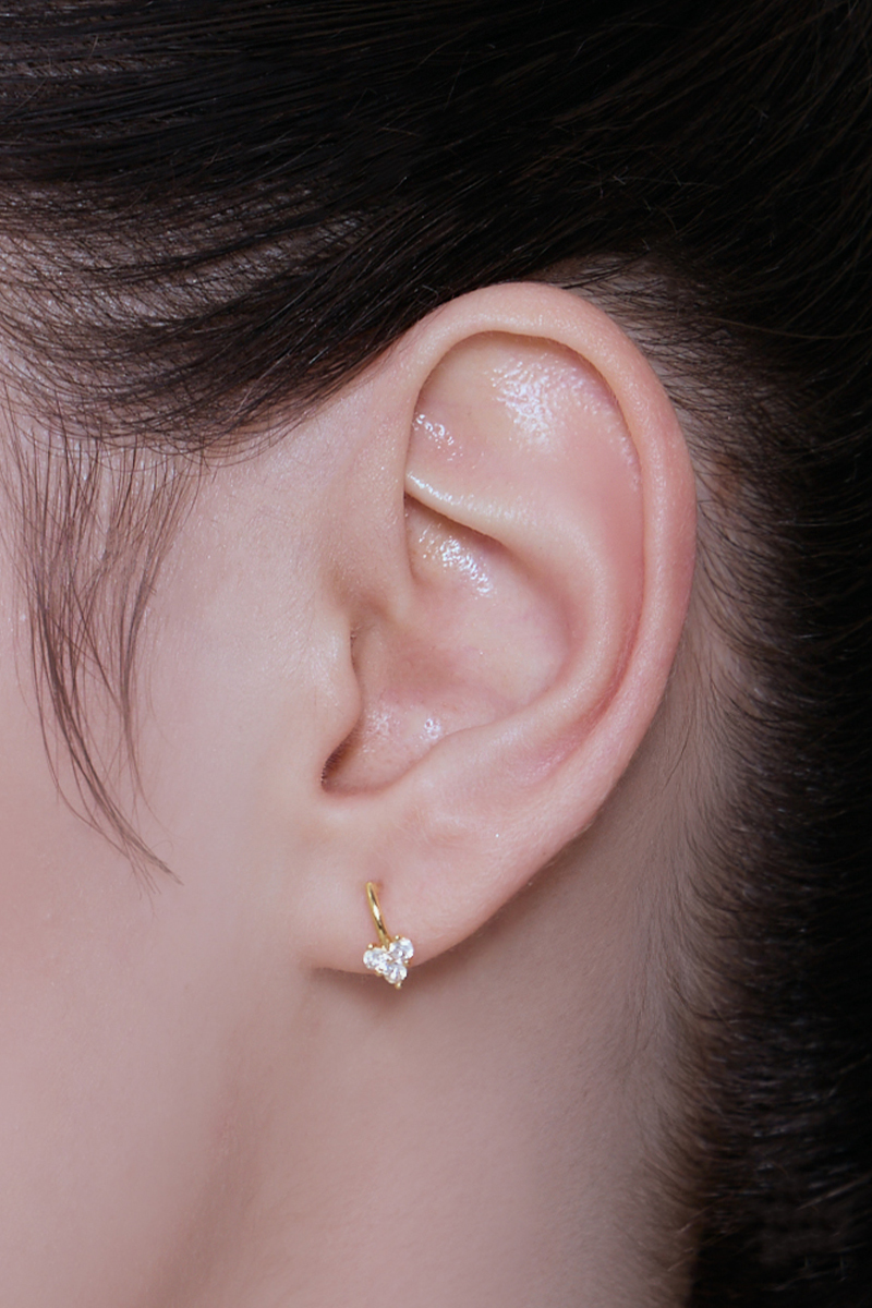 迷你愛心鋯石。銀針耳環