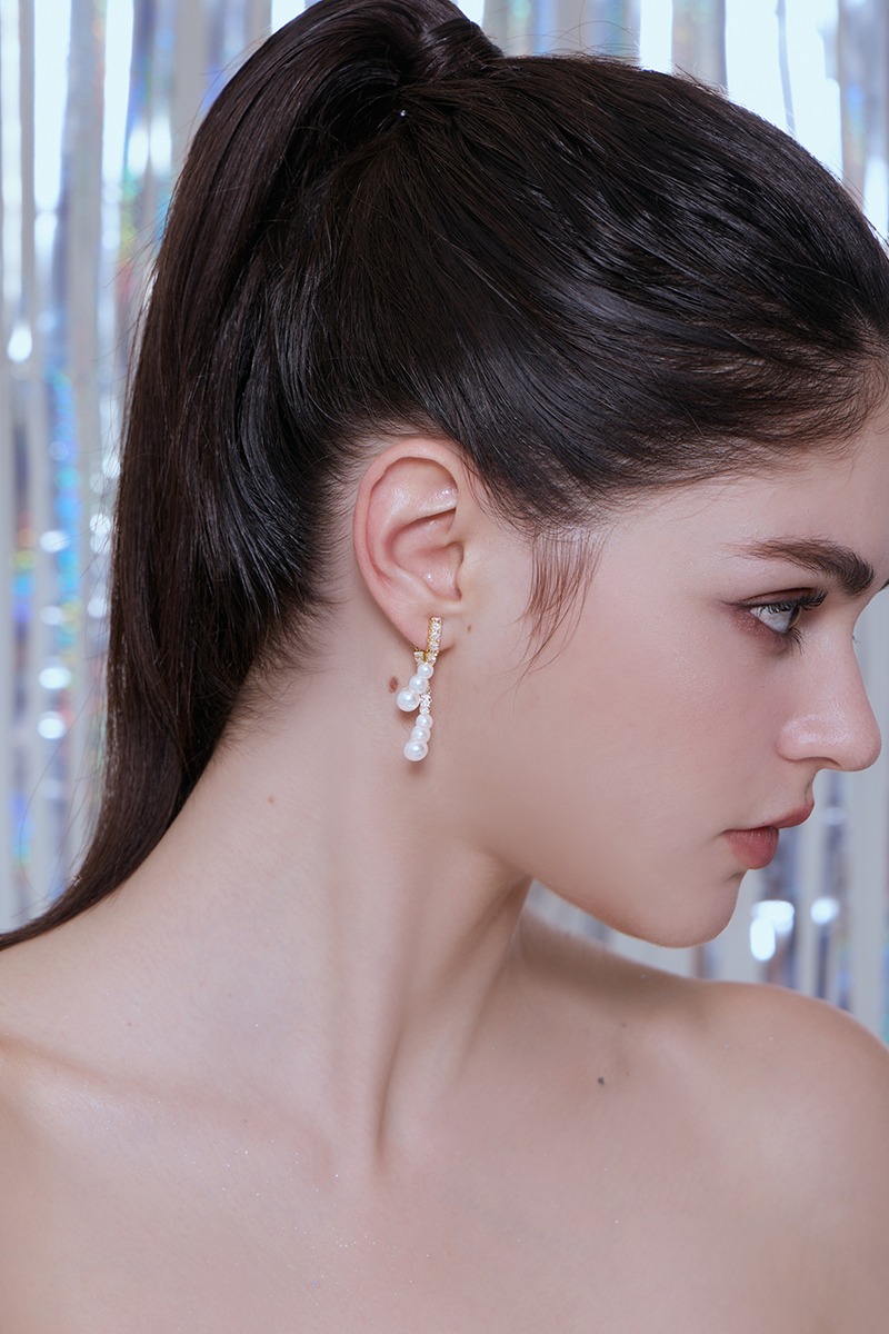 法式珍珠鋯石。針式耳環