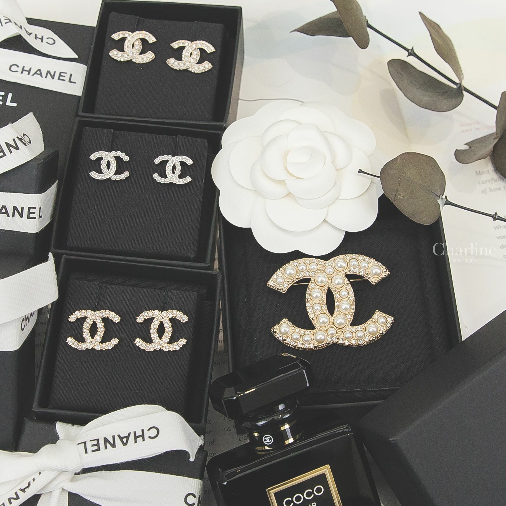 Chanel 銀色水鑽珍珠CC耳環,Chanel 金色珍珠水鑽CC耳環,Chanel 金色方格CC水鑽耳環,Chanel 金色大小珍珠水鑽CC胸針-Charline Boutique 精品代購