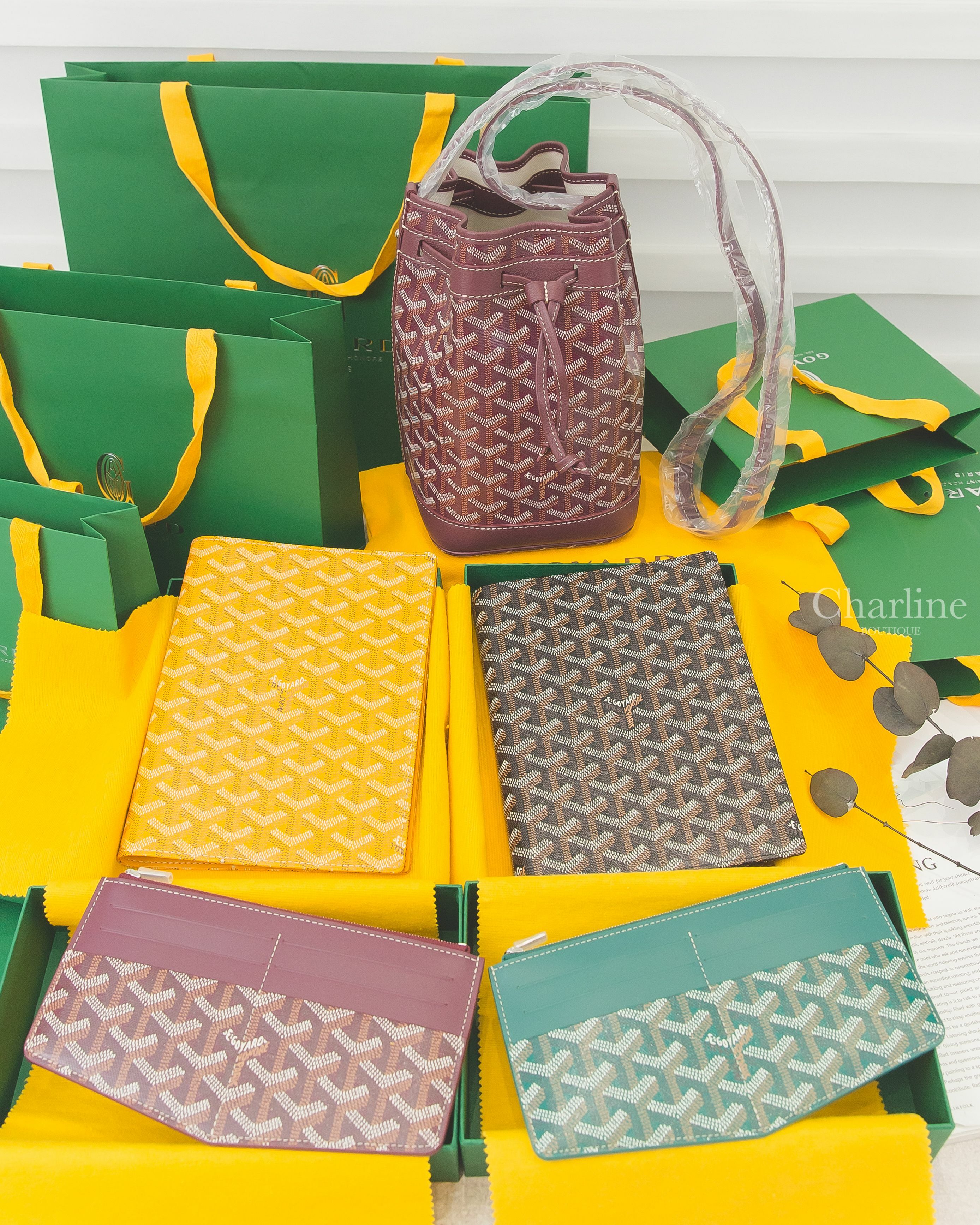 Goyard Insert Louise 綠色卡夾,Insert Louise 勃根地酒紅卡夾,Petit Flot Bucket勃根地酒紅水桶包,黃色A5筆記本夾,黑色A5筆記本夾-Charline Boutique 精品代購