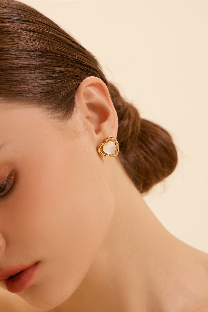 金屬貓眼愛心。銀針耳環