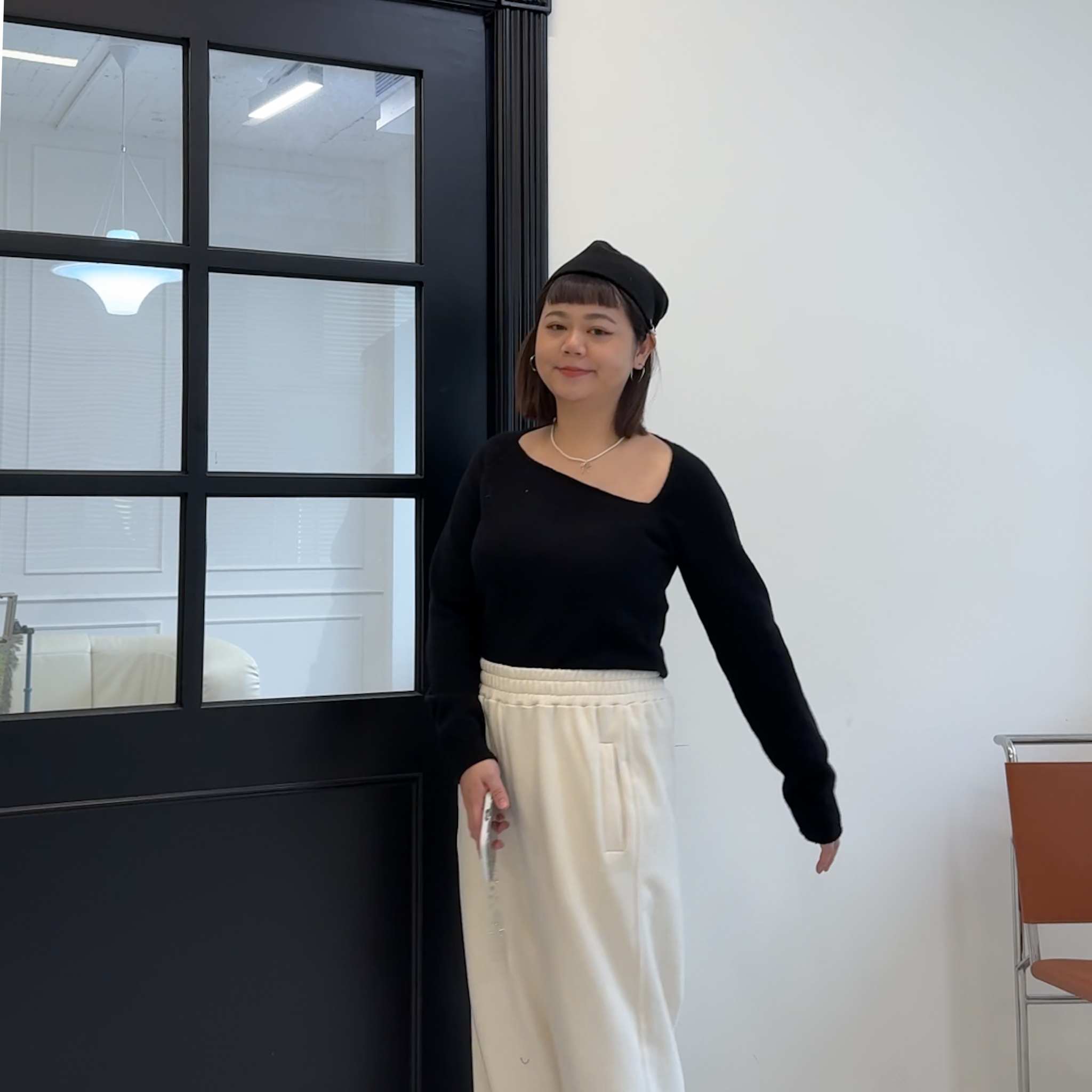 D26設計斜肩羊毛針織衣(黑/架上陳列)