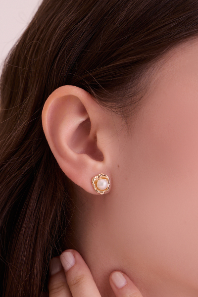 法式質感皺褶珍珠。銀針耳環