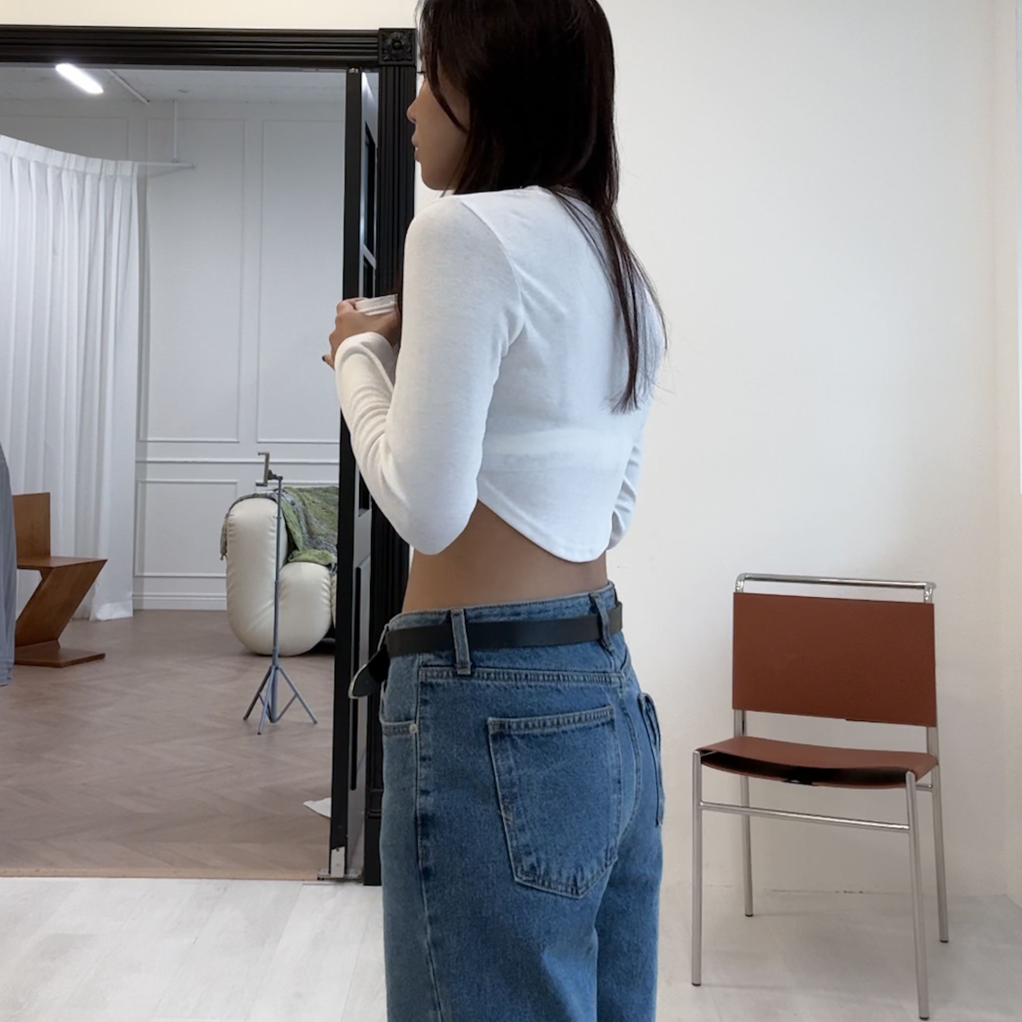 D23 包色推薦-弧形下擺短版上衣(白)