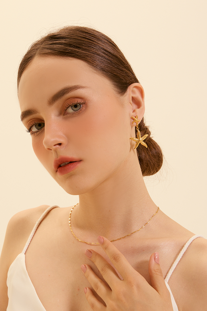 夏季海星。針式耳環