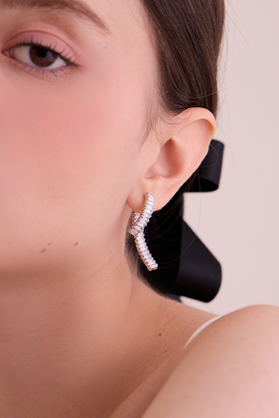 時髦線形鋯石。夾式耳環(銀)