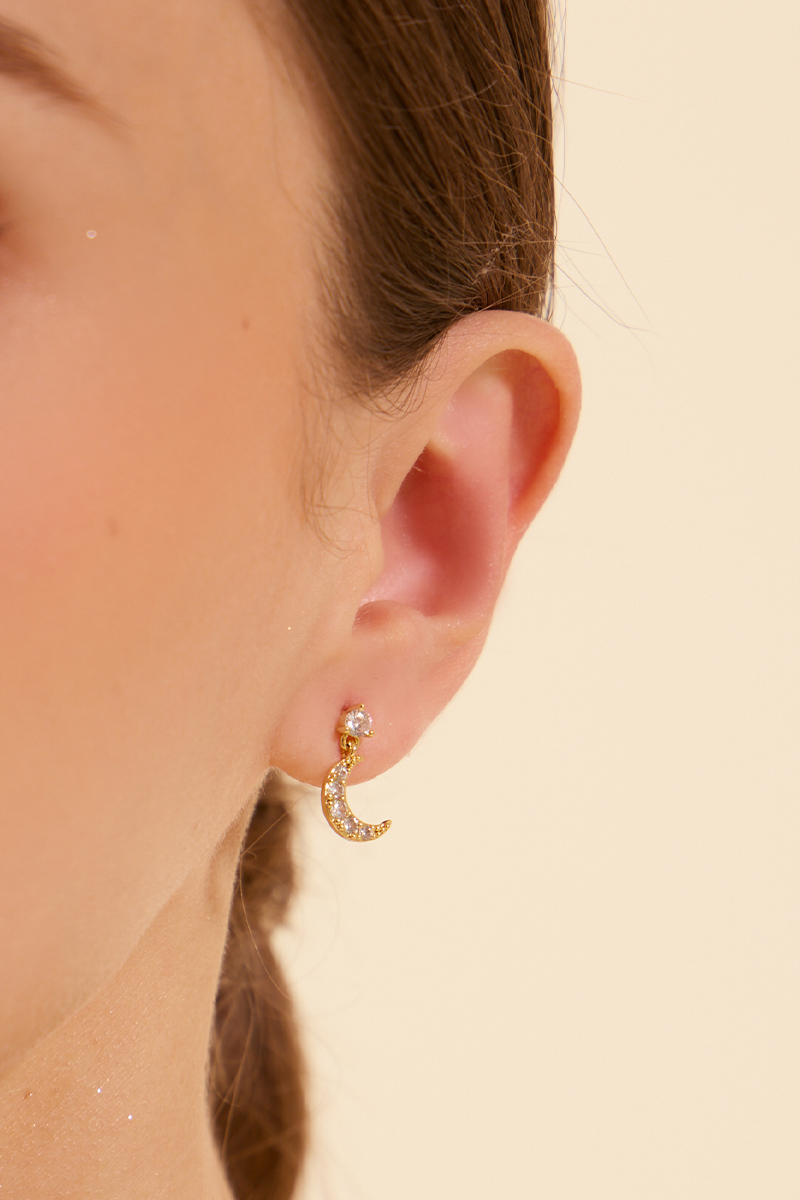 月亮鋯石。針式耳環