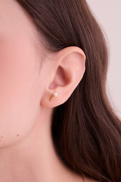 迷你冰淇淋。銀針耳環