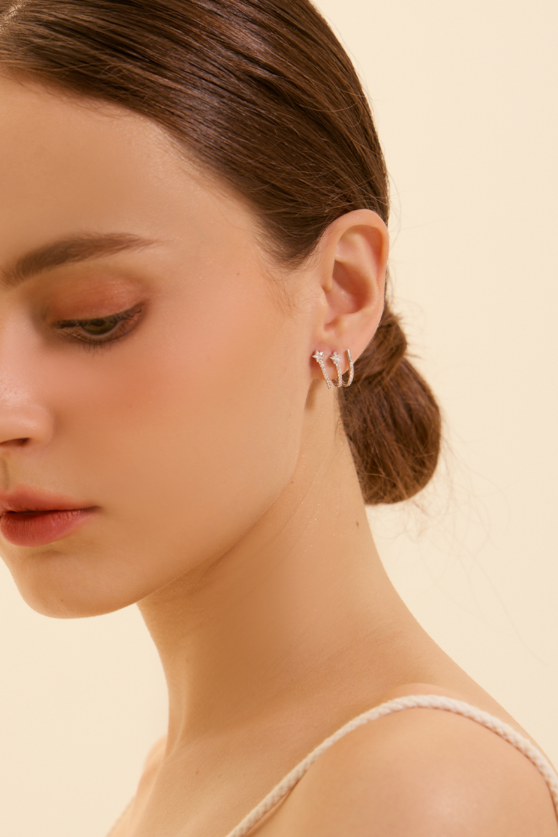 輕奢鑽星。銀針耳環(銀)