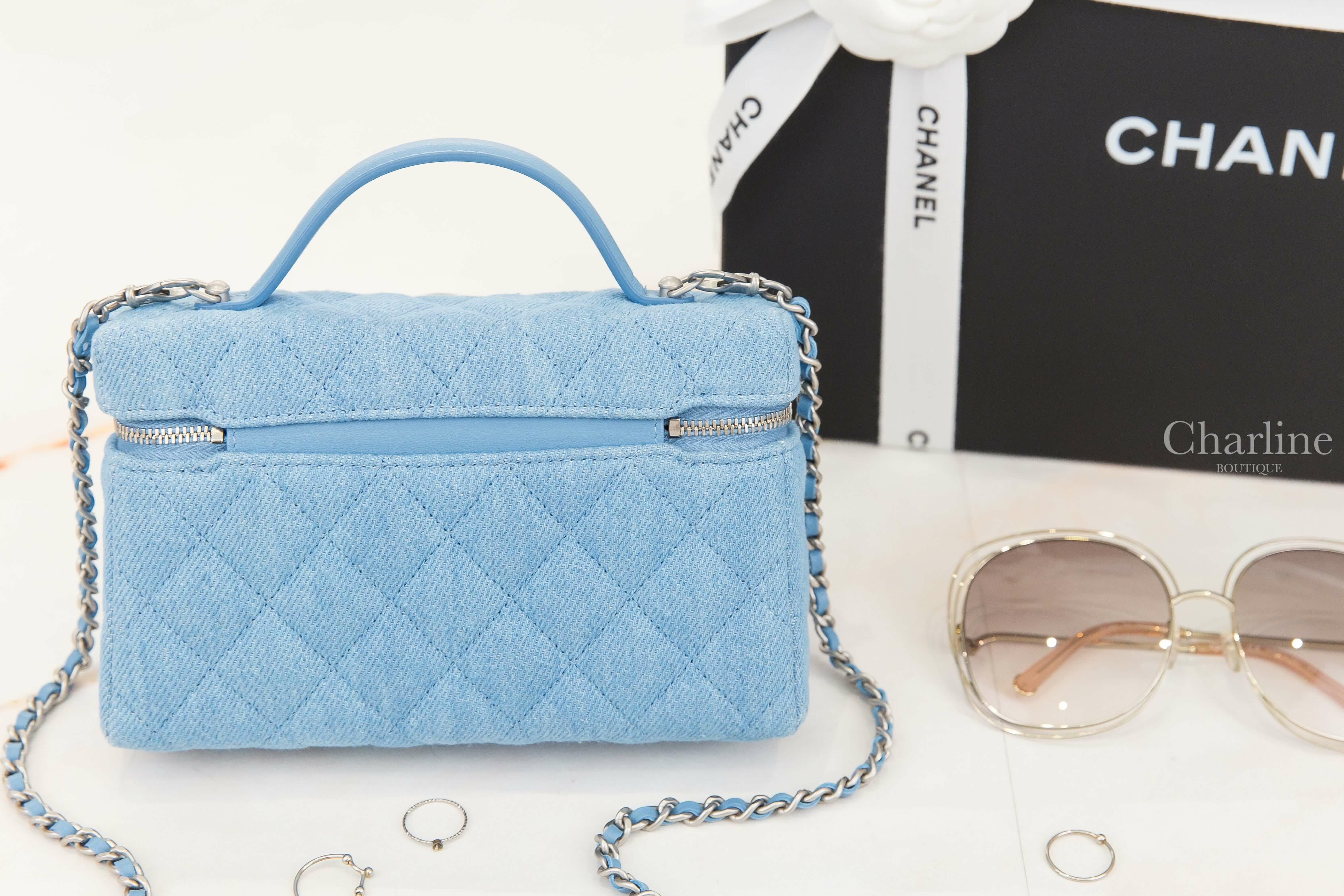 Chanel Long Vanity With Chain 藍色銀CC銀鍊丹寧布菱格紋小牛皮提把肩背包-Charline Boutique 精品代購