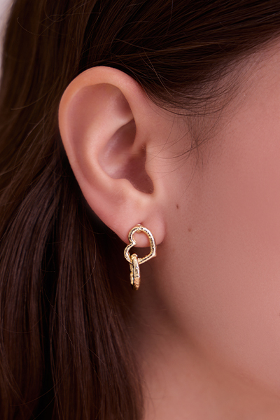 愛心雙環。銀針耳環