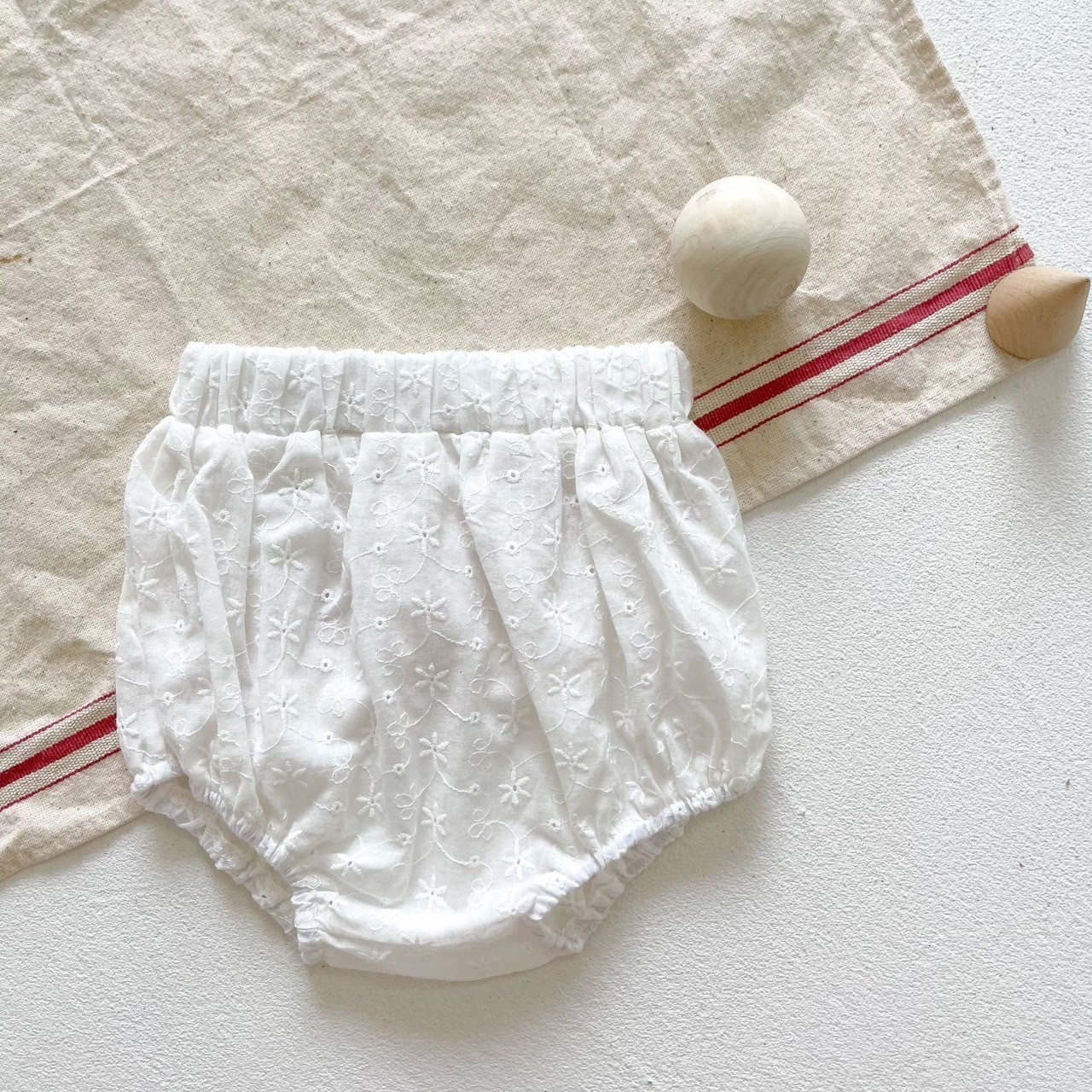 鏤空雕花娃娃包屁褲套裝