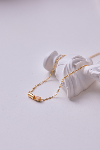 輕奢鑽面柱型鎖骨項鍊