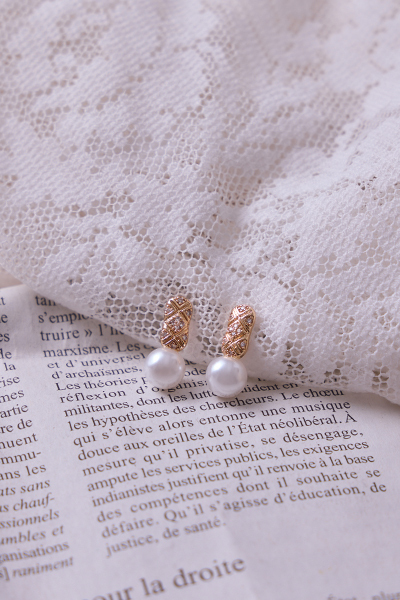 歐式交叉紋珍珠。銀針耳環