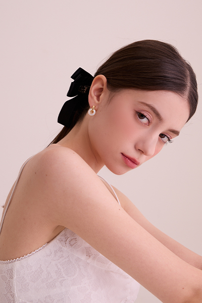 璀璨鑽石盤。夾式耳環