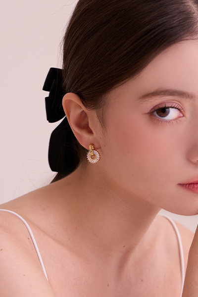 璀璨鑽石盤。夾式耳環