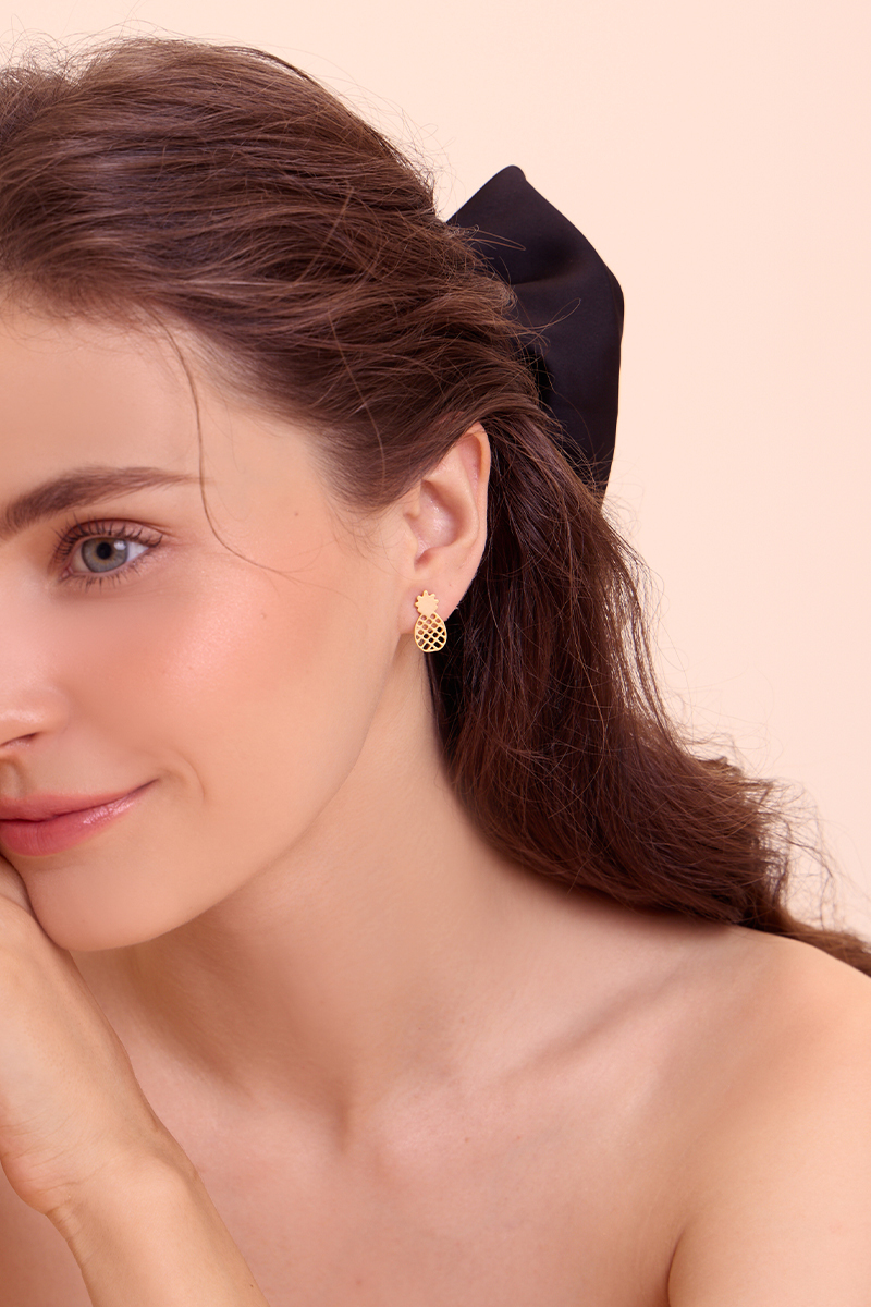 旺旺鳳梨。銀針耳環