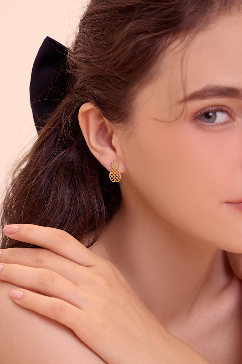 旺旺鳳梨。銀針耳環