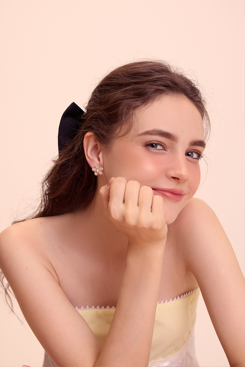 雪花珍珠。銀針耳環