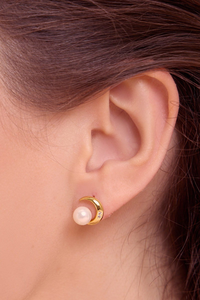 月亮珍珠鋯石 。針式耳環