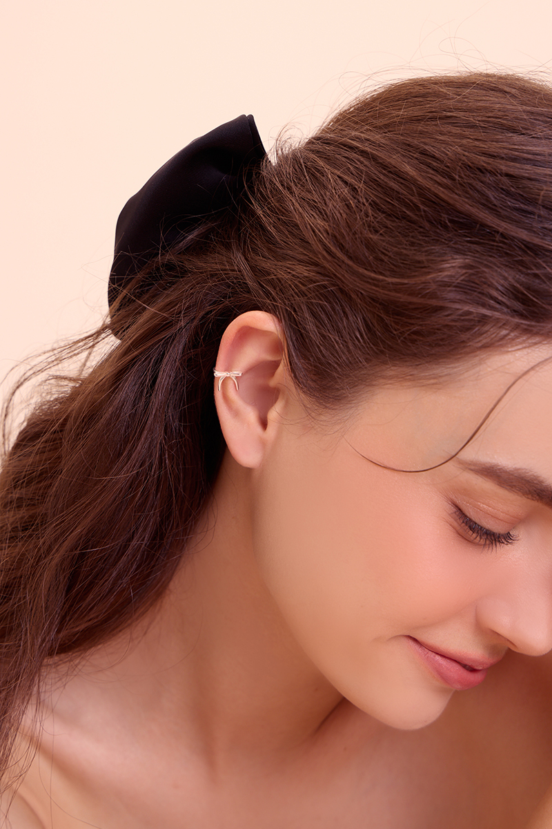 低調蝴蝶結耳骨夾(單支)