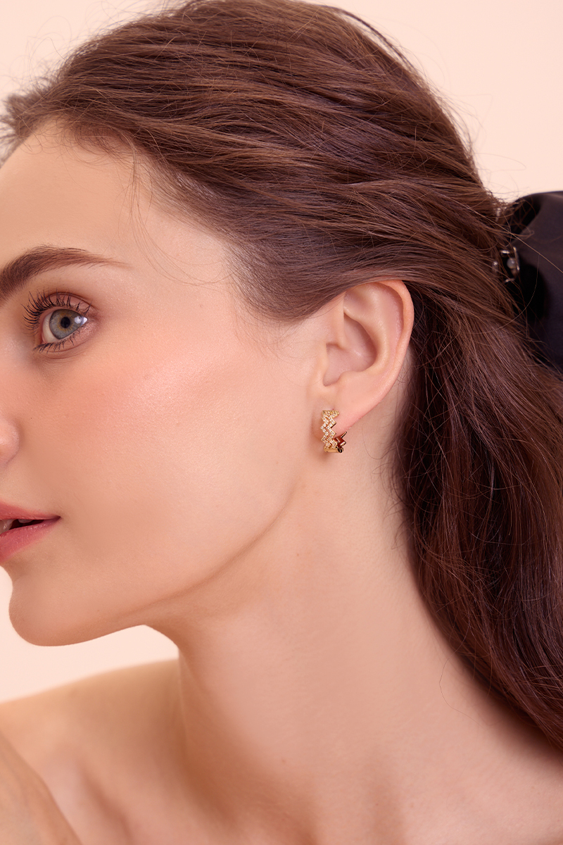 幾何鋯石。針式耳環