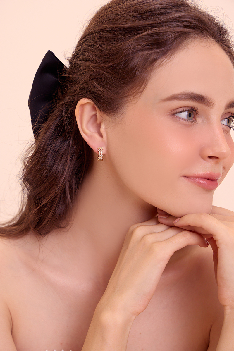 幾何鋯石。針式耳環