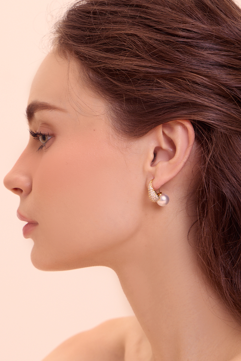 法式水滴珍珠鑲鑽。針式耳環