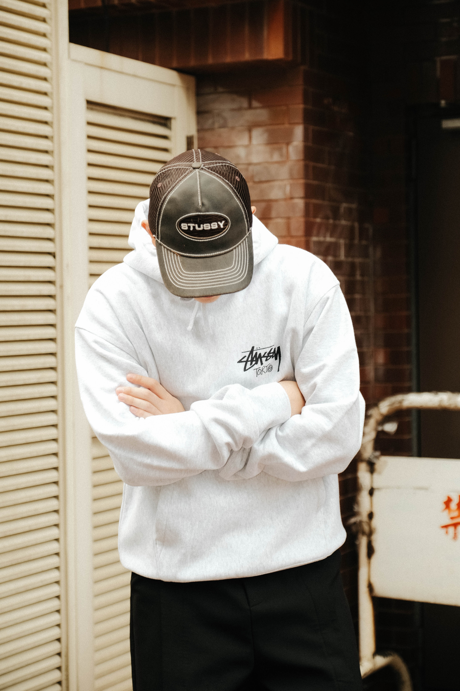 Stussy Cut Out Leather Trucker Cap 皮革卡車司機帽| FLOMMARKET