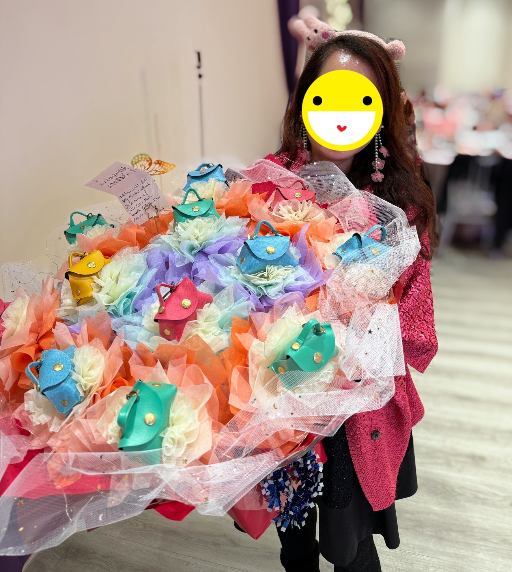 12入包包花束禮組合_送花選艾拉蔓_包花包發_永不凋謝的花束(附閃燈)-大放異彩閃耀花束禮組合