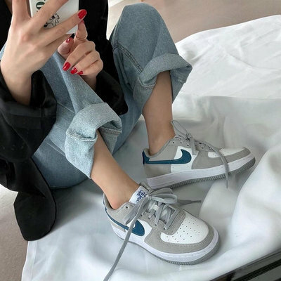NIKE AIR FORCE 1 GS 麂皮 大童鞋 女 灰藍 DH9597-001