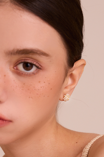 珍珠鑲鑽。銀針耳環