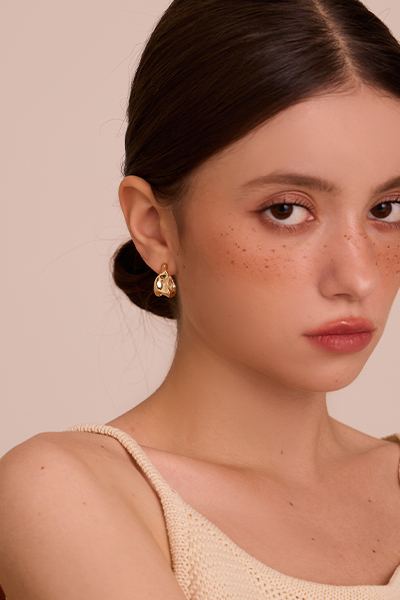 不規則波浪。銀針耳環