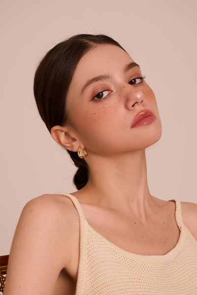 不規則波浪。銀針耳環