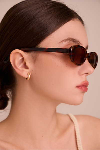 C形小圈。夾式耳環