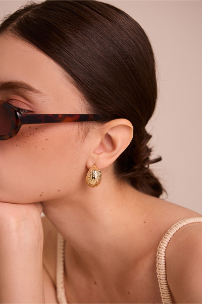 環形拉絲。針式耳環