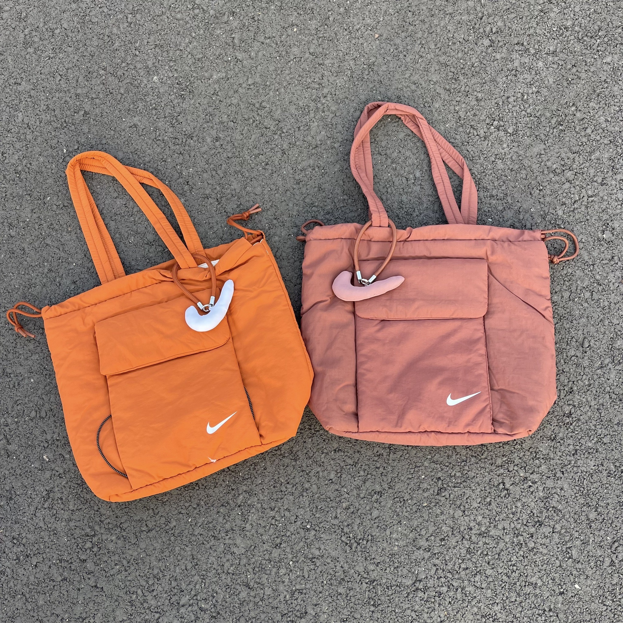 #預購 NIKE 雲朵手提包 附吊飾 3色