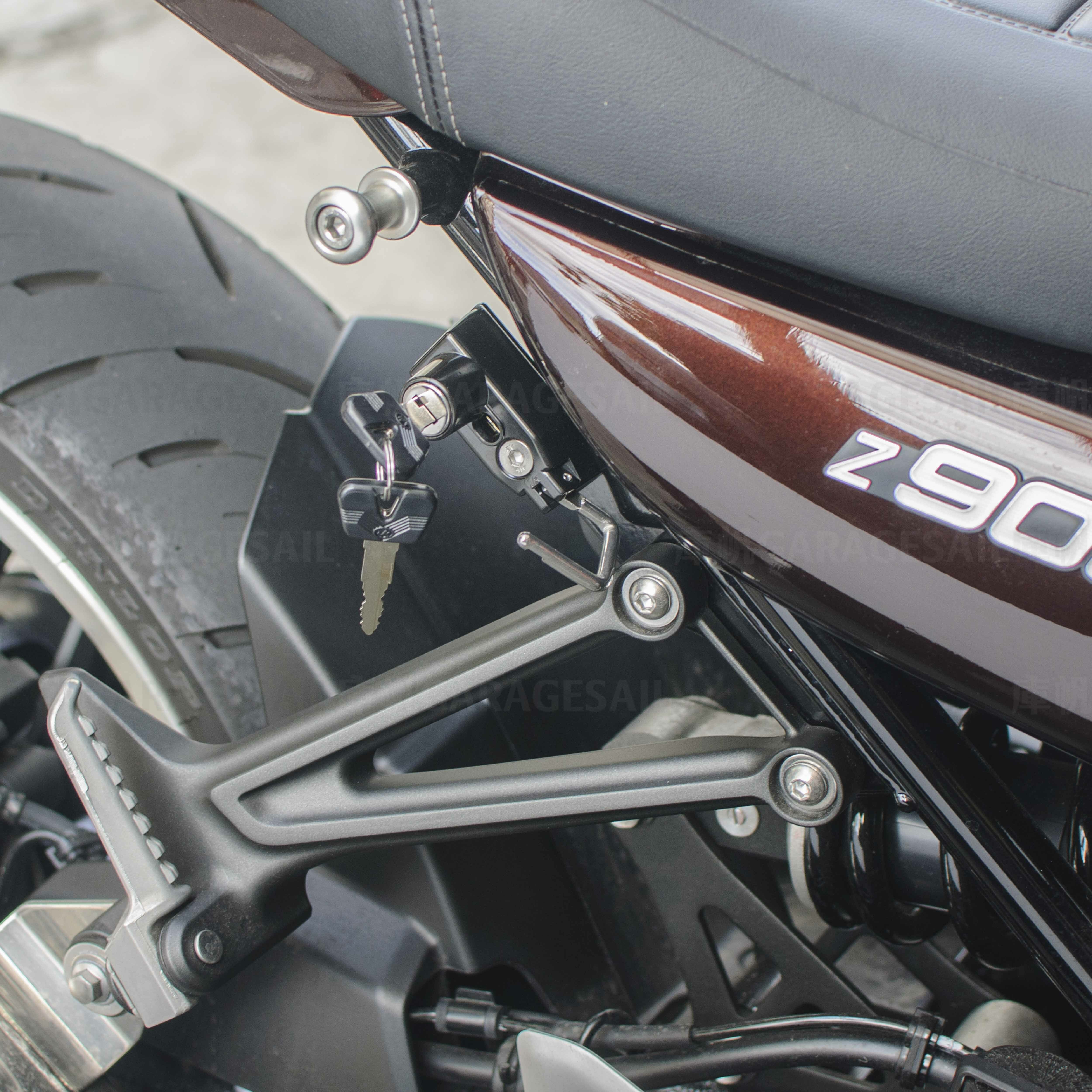 川崎 Z900RS 專用 安全帽鎖頭