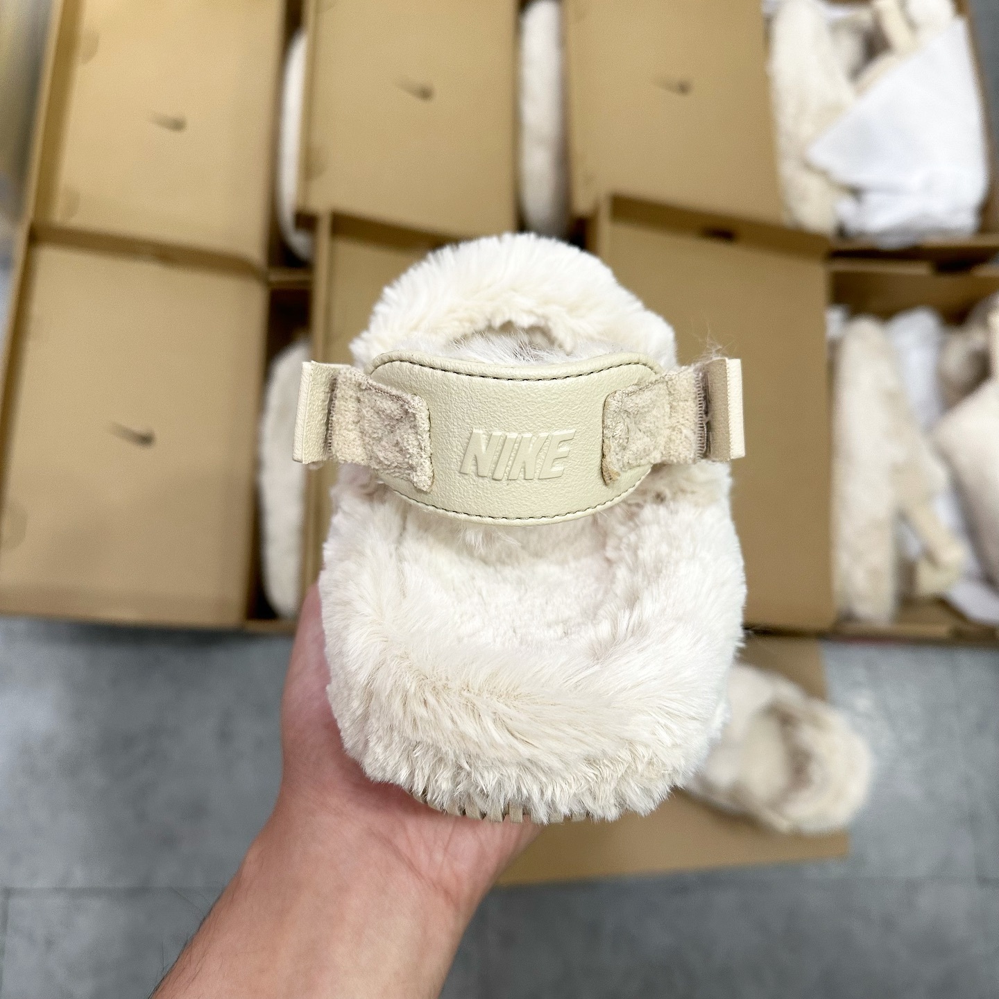 Nike Calm Mule SE 米白色/黑色 毛絨絨穆勒涼鞋 FZ3118-100 FZ3118-001