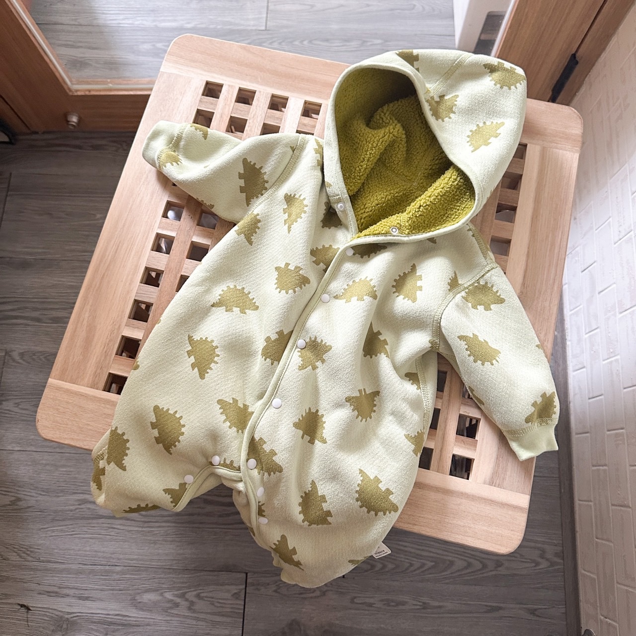 綠色恐龍 連帽加絨連身衣