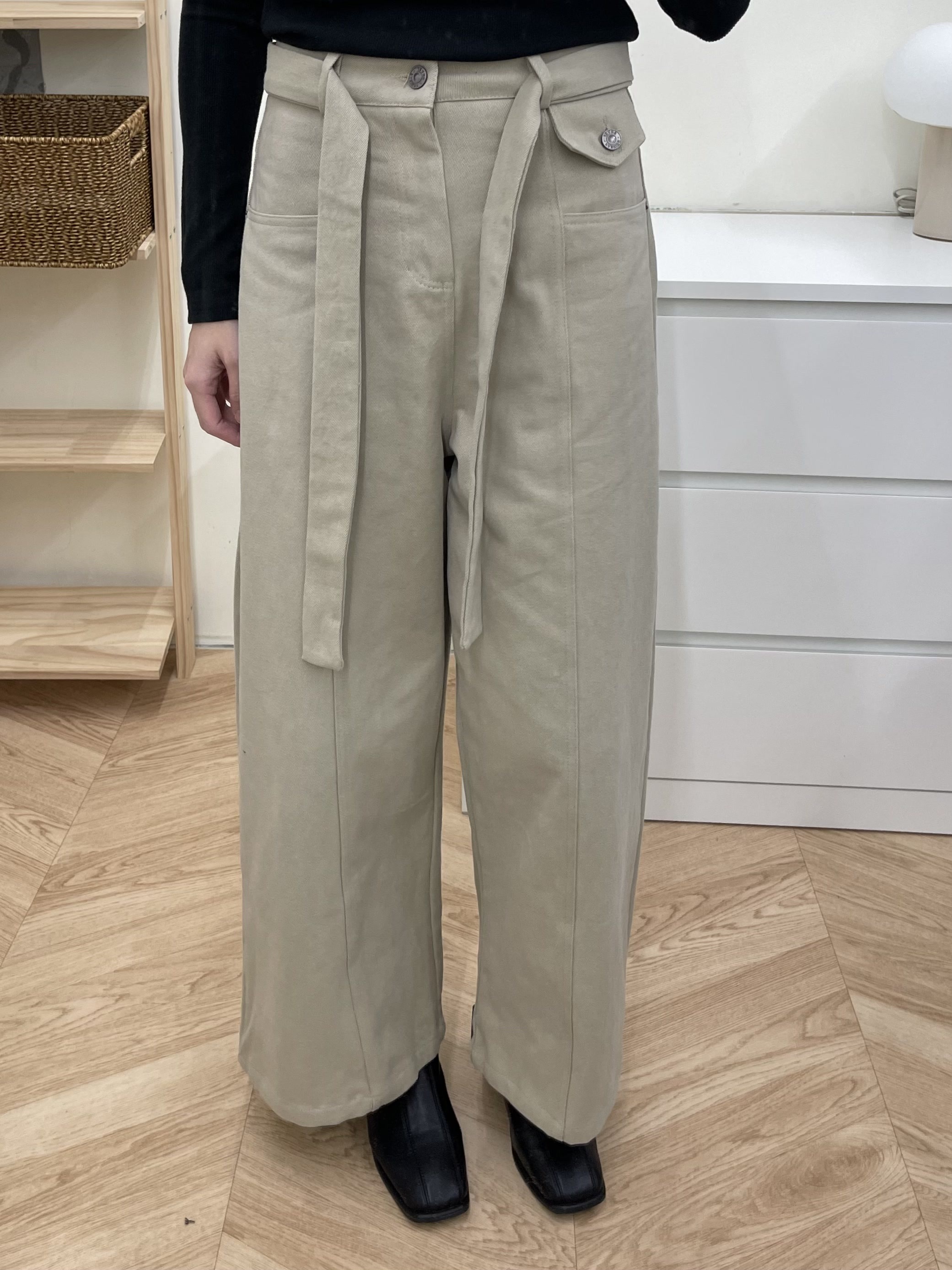 前中線挺版牛仔褲附綁帶(現貨M,L)